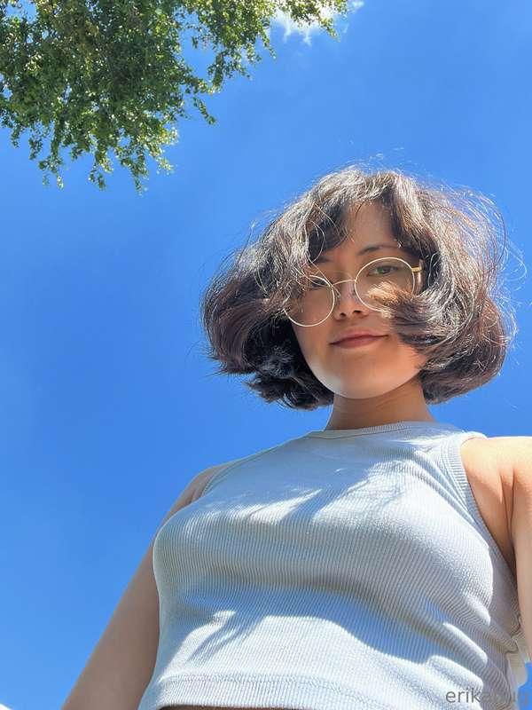it's boob sweat season 💧💧