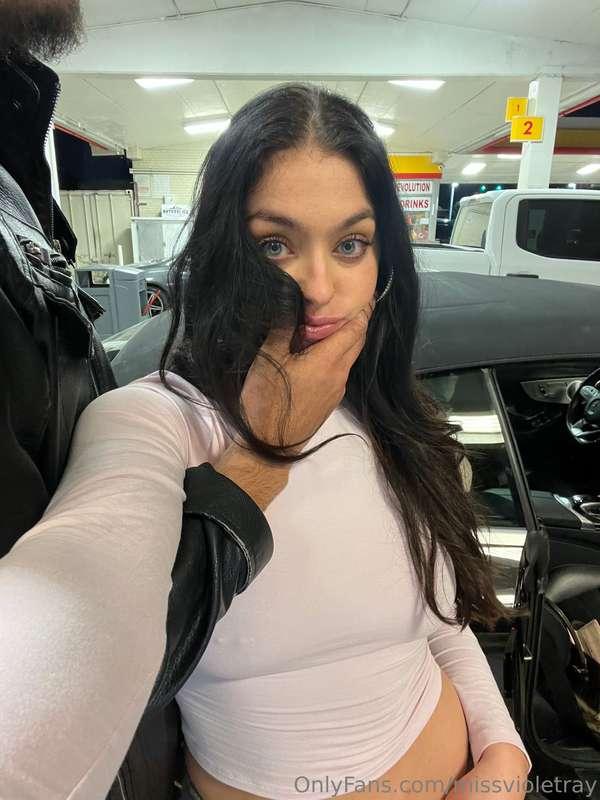 Daddy and I are going live tomorrow on here at 9pm can’t wai..