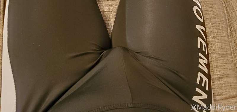 Some asked for more pics of me getting hard so here it is!!