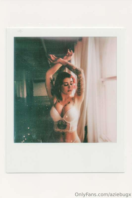June in Lingerie

polaroids by mossy / 

https://instagram.c..