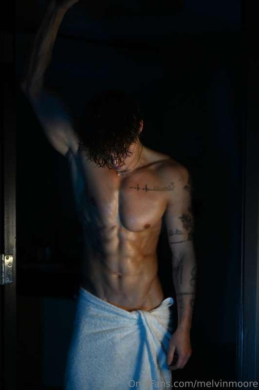 melvinmoore image #0