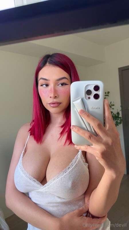 needy while gaming 🥺