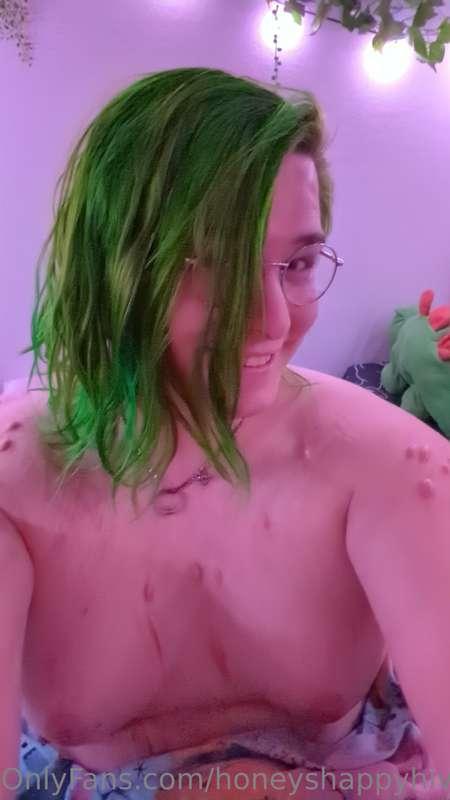 Do you think I look good in green?