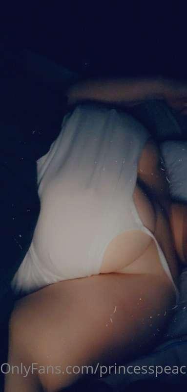 Would you come and enjoy some pillow soft morning cuddles? J..