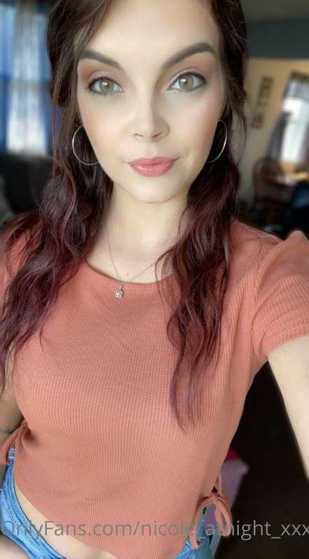 Will you be joining me live tonight at 10:30 pm EST??🥰🥰