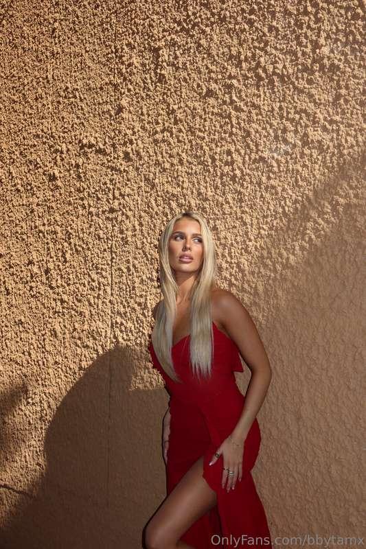 This dress is fire... and so am I 💋