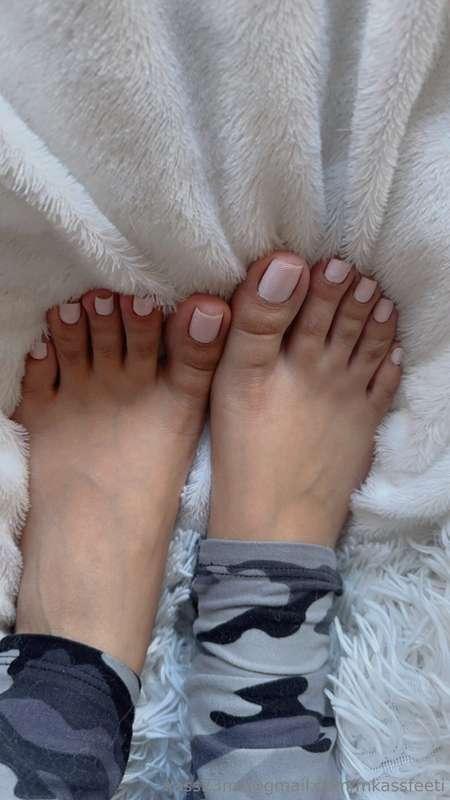 When socks damage my pedi 🫠❤️‍🩹 All my FHD premade videos $1..