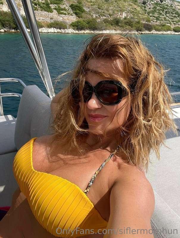 Thursday boat vibe ⚓️😎