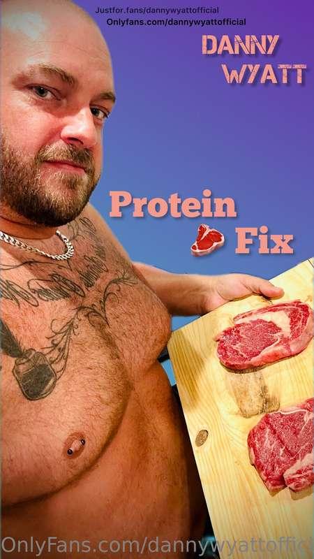 Time for my daily protein fix 😈😏