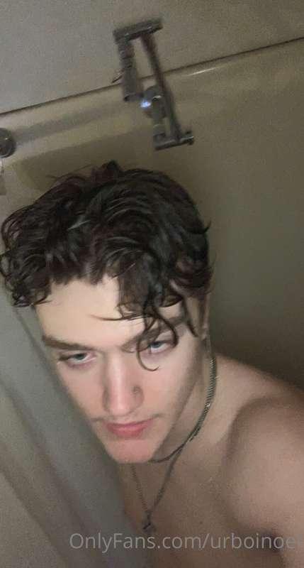 I love me a nice hot shower, but it’s not as fun as it would..