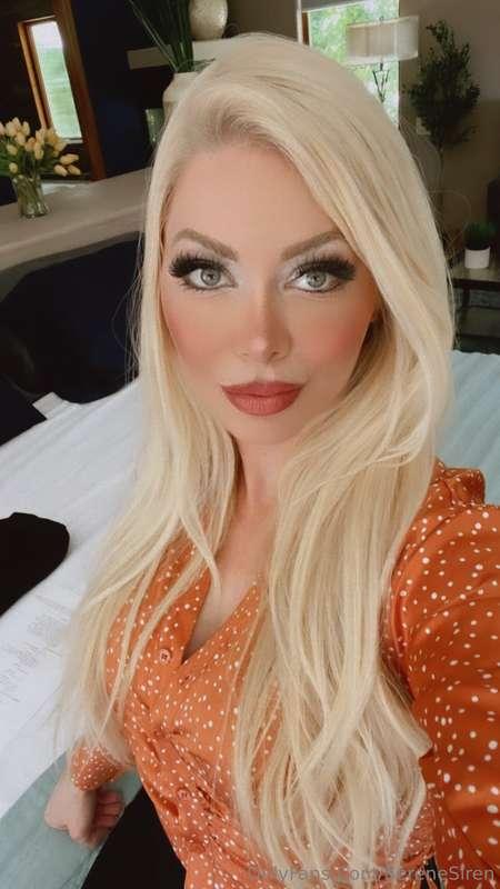 Here’s a pic from behind the scenes today with sweetie Melod..