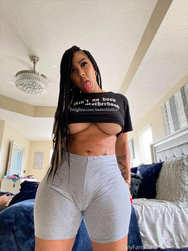 Kitty Says hello 😈🐱