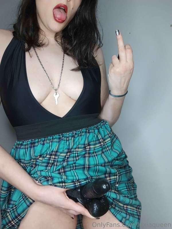 Hi little whores, who wants to play with mommy? Try to get m..