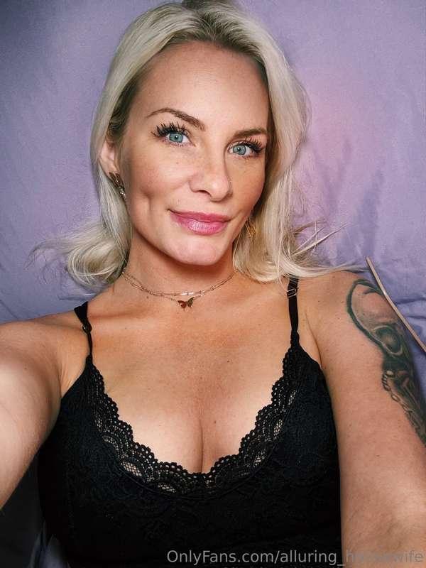 Sweet like a peach, sly like a fox🦊😏