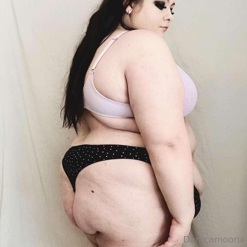 New set and video coming out over the next few days 💕