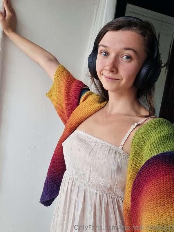 Happy Friday ☀️😊 just a few messy selfies (the last 3 are fr..