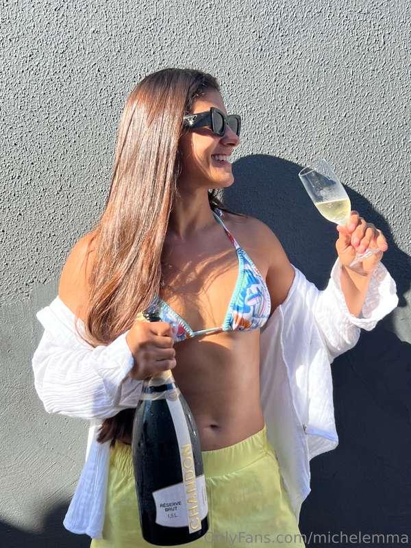 enjoy life 🥂🌊🌤️