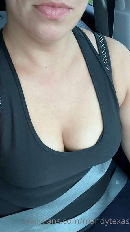 Rainy, gloomy day…but my tits are out in public 😘