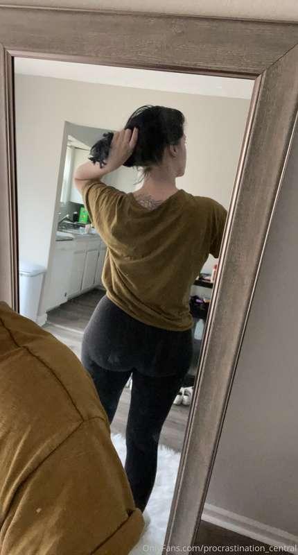 Im mostly clothed but im very cute 💖✨