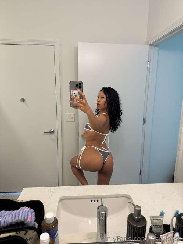 can you tell I've been doing my squats?