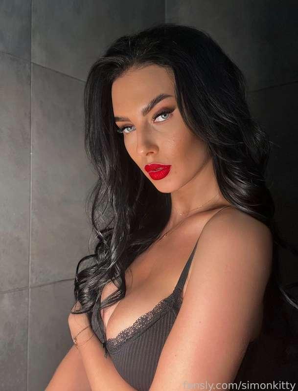 Kiss you ❤️😘

#naked #nude #brunette #fyp #custom #bigtits #horny
