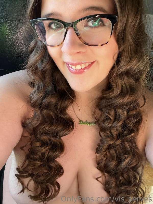 Happy Friday! I’m feeling especially beautiful  today 🥰 Thin..