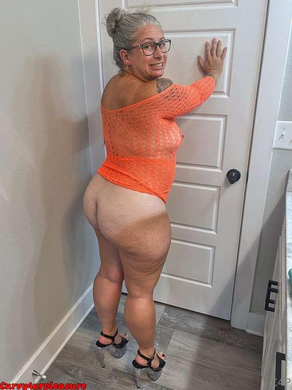 Ufff you know you can't get enough of this booty!