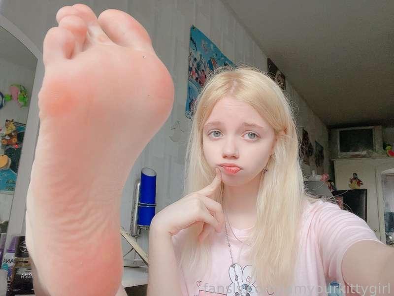 iamyourkittygirl image #1