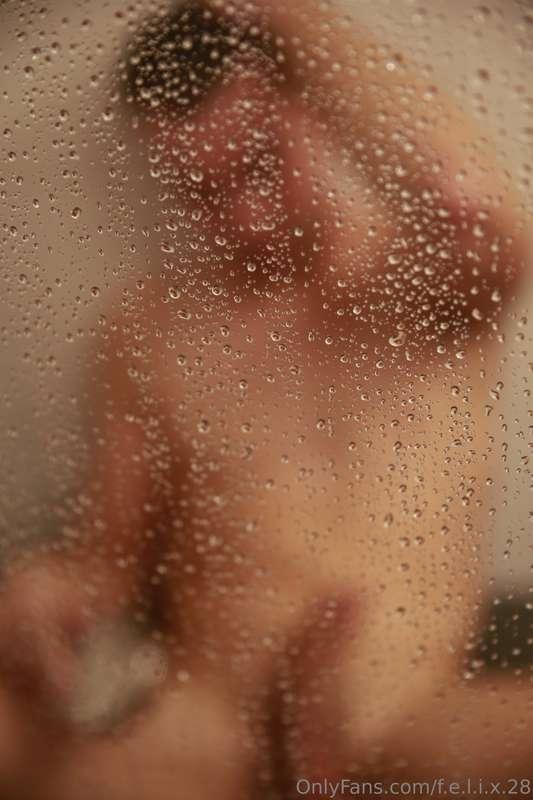 Lust bei diesem Schmuddelwetter mit unter die Dusche zu komm..