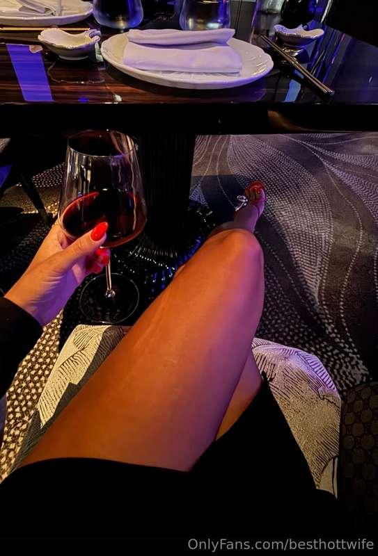 Friday vibes. Feeling sexy and craving big cocks🫦