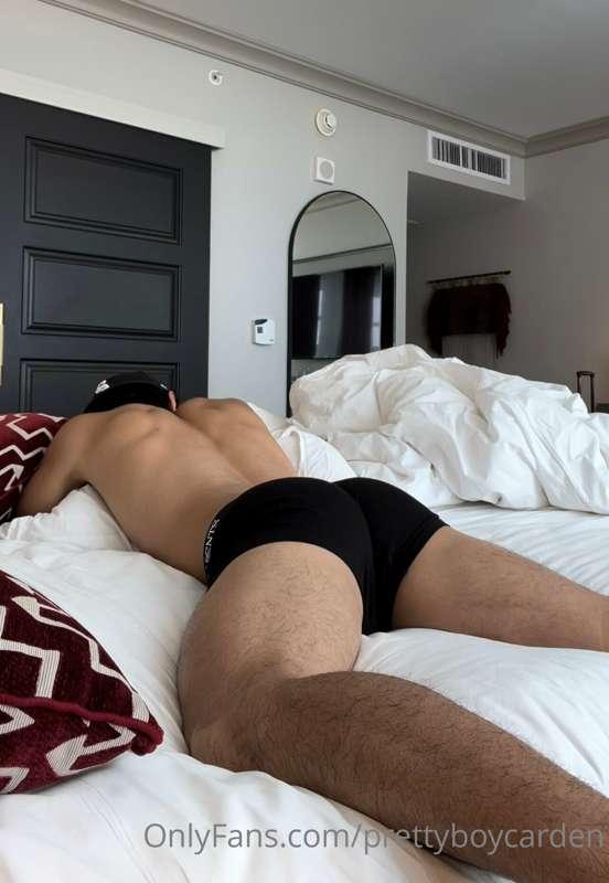 Go see the version without boxers on my feed on @prettyboyca..