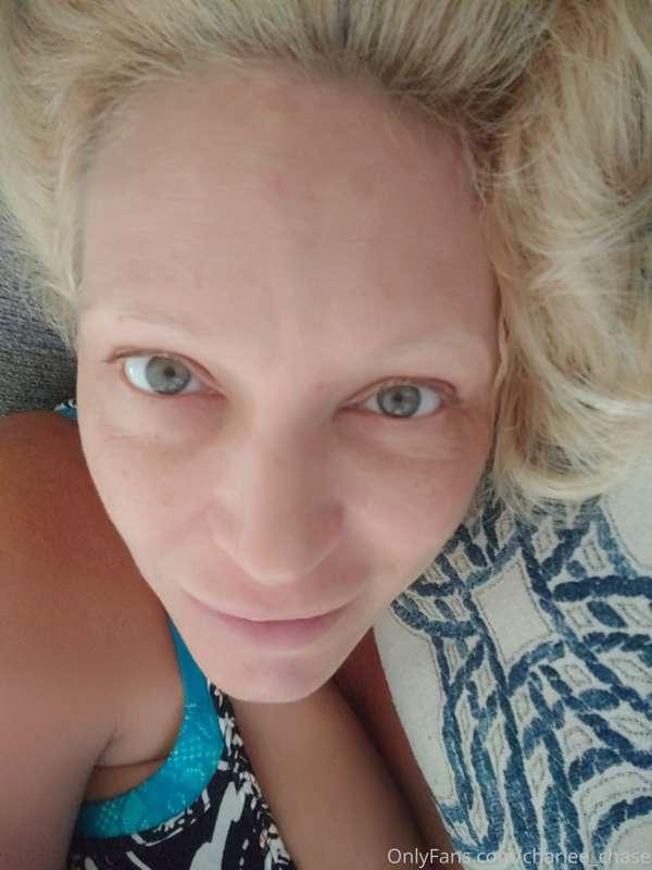 Peek a boo...