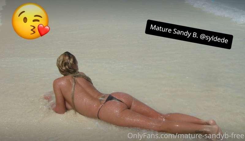 ... Step into SUMMER 😎 with a HARD DICK looking at my sexy A..
