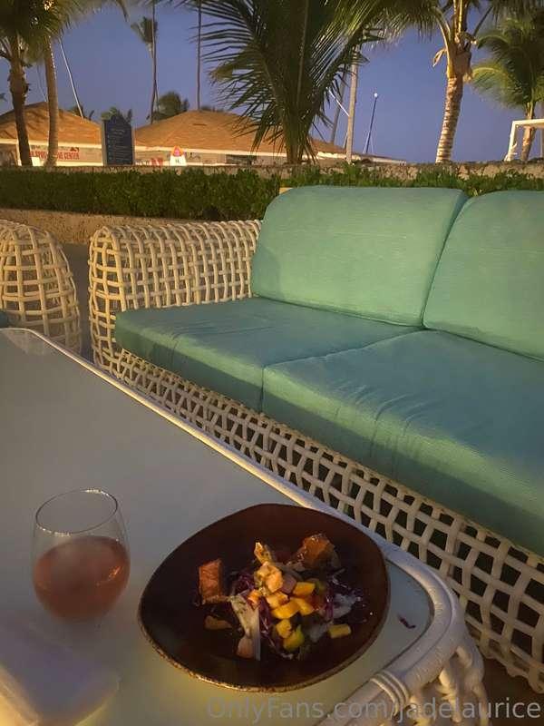 Salad on the beach.. I could do with a sex on the beach tbh ..