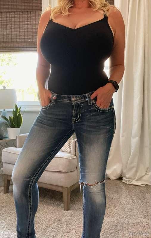 A few bodysuit pics for your #TBT 😘