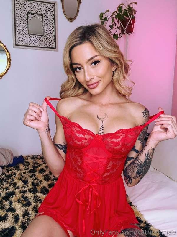I'm wearing this just for you babe, check your DMs🥵