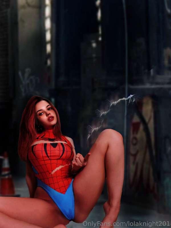 Spider Woman Lola 🕸️🕸️ Getting you prepared for Halloween 🎃🎃