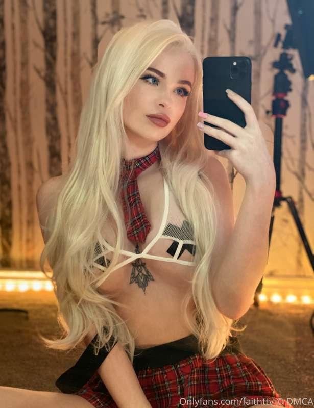 This bra was way too small :( the bottom part on my boobs is..