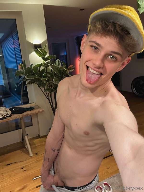 😝