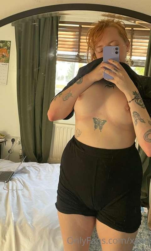 try not to zoom in on my camel toe xxx imagine fucking my th..