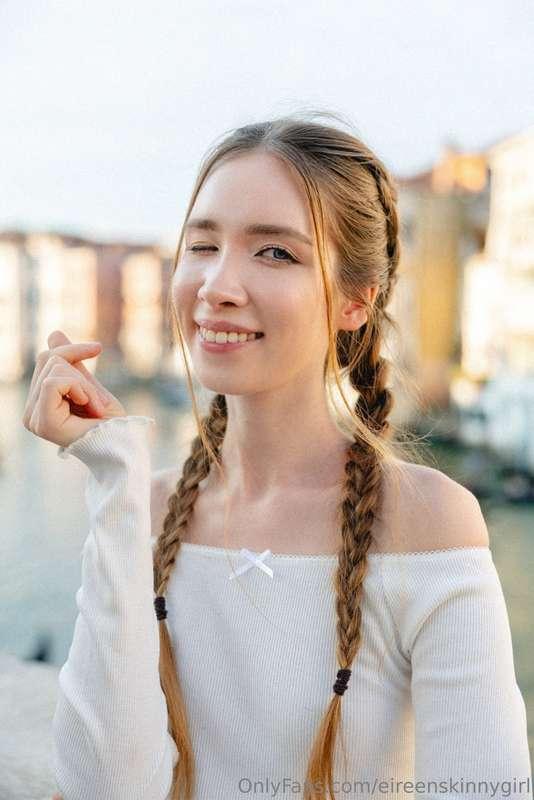 My new portraits on camera from Venice🥰 Which one do you lik..