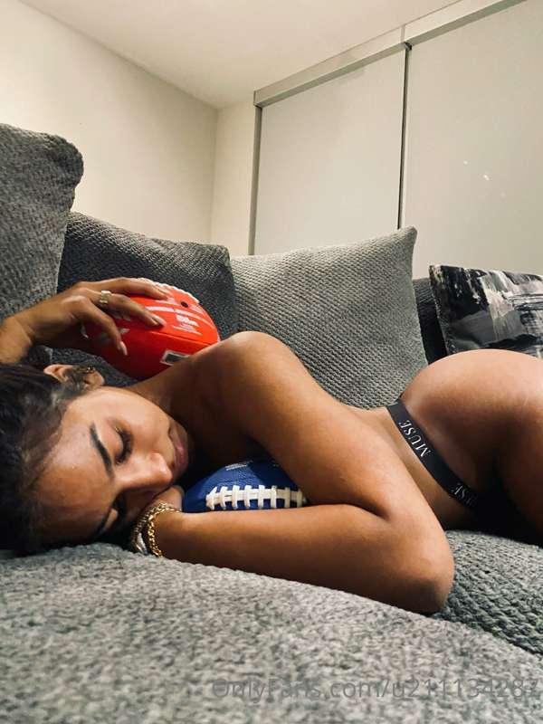 Superbowl Sunday! 😍💦 Who's your TEAM???