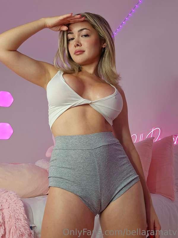 Camel toe... just how you like it 🙈