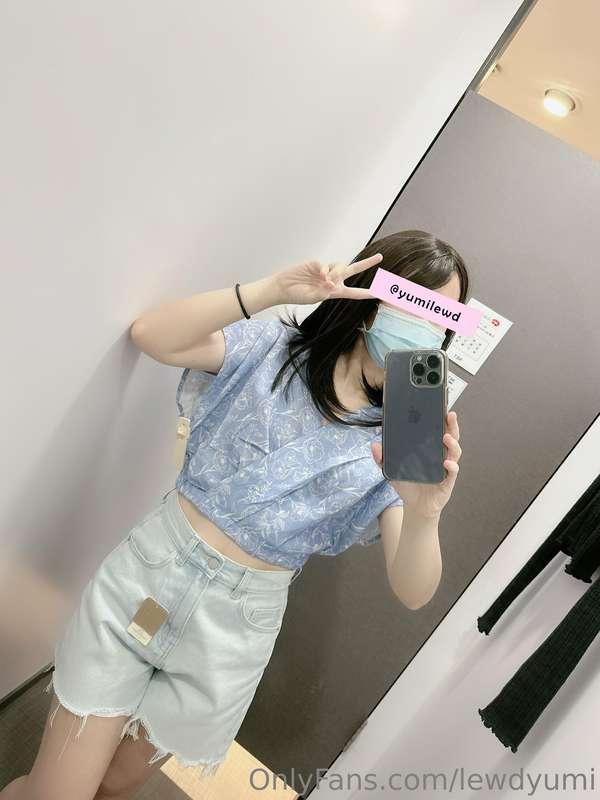 逛街~ 這件適合優咪嗎🥰
