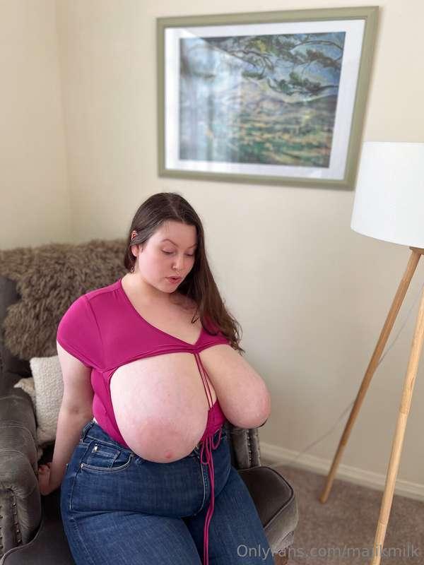 I love going braless 😍