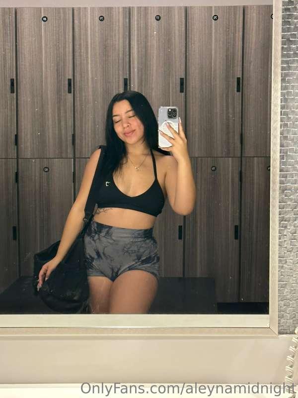 Message me "mami <3" if you want to have some fun 🙈