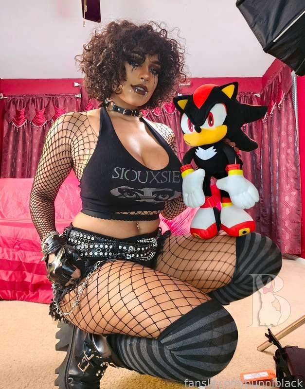 bunniblack image #3