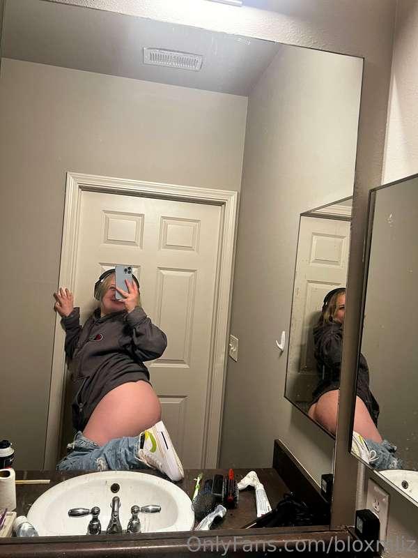 do u like my new shoes?