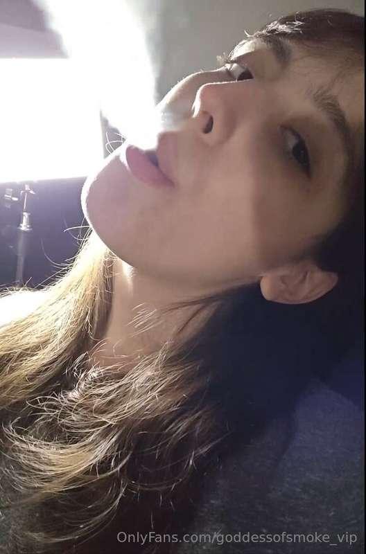 Do you like seeing me smoke up close to the camera, baby? If..