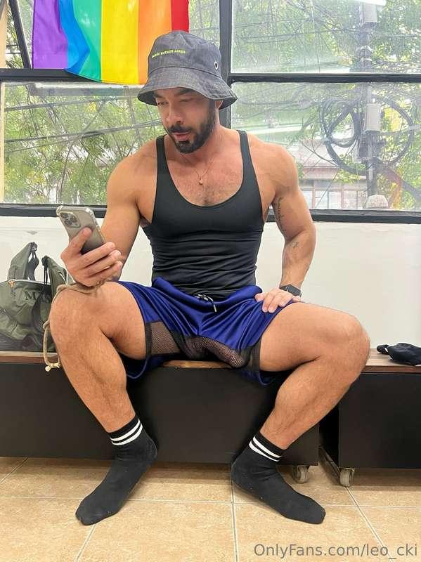 Maybe I should wear underwear when going shopping 😅😈